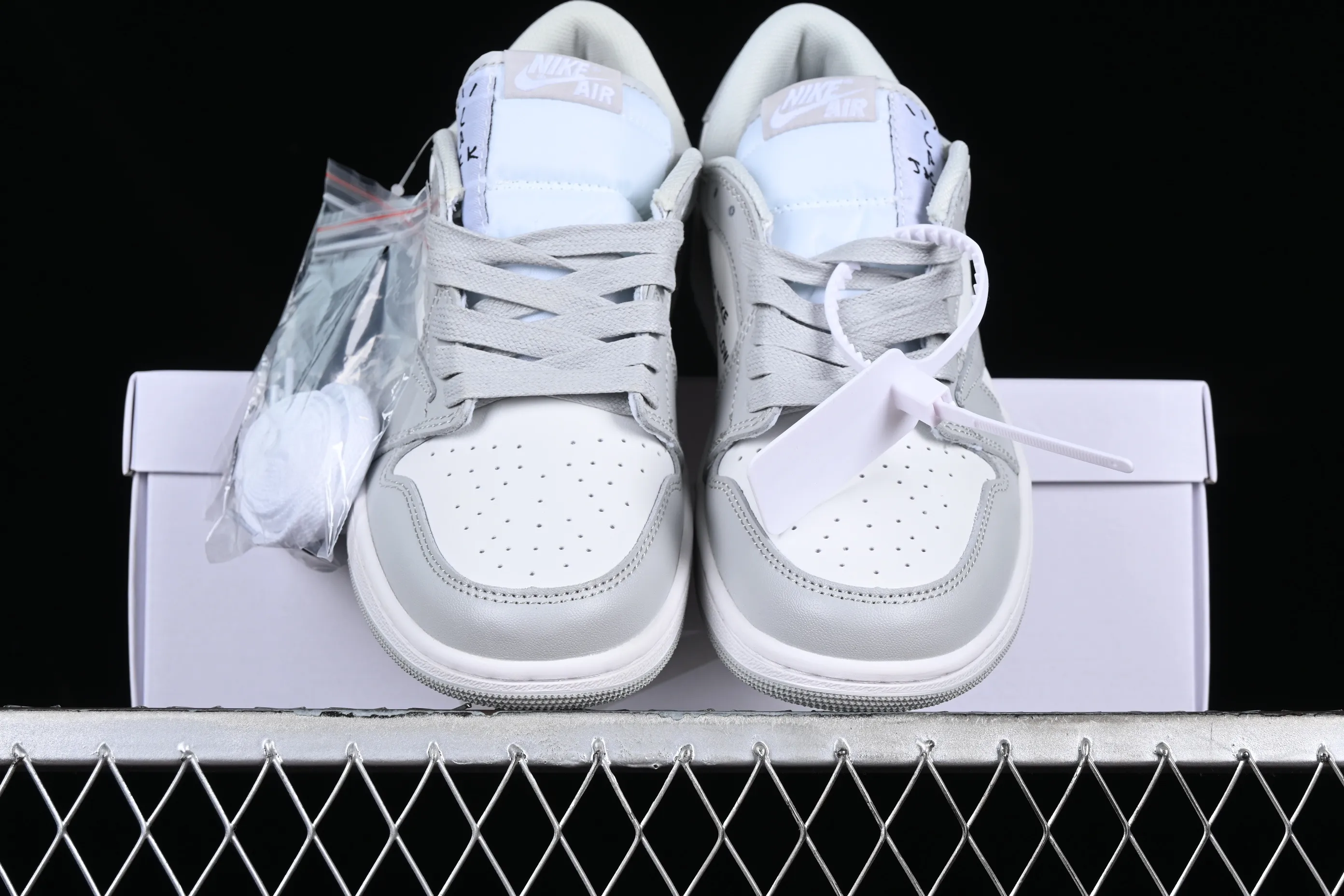 All categories Air Jordan Jordan series basketball shoes Air Jordan 1 Low Travis Scott x Air Jordan 1 Low OG AJ1 Joe 1 undercut low DM7866-198